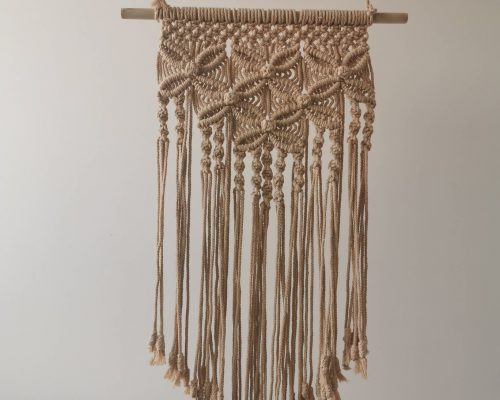 Karamelės spalvos macrame